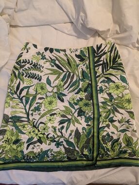 J Crew Mini Skirt Women Size 6 100% Silk Zip Lined Green Floral Preppy Tropical
